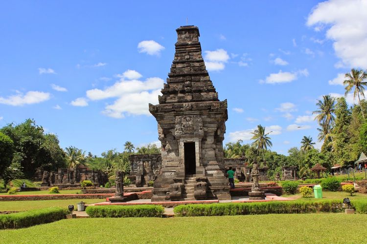 Candi Penataran: Sejarah, Fungsi, dan Kompleks Bangunan